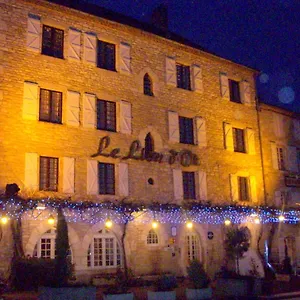 Hotel Logis - Et Restaurant Le Lion D'or ***
